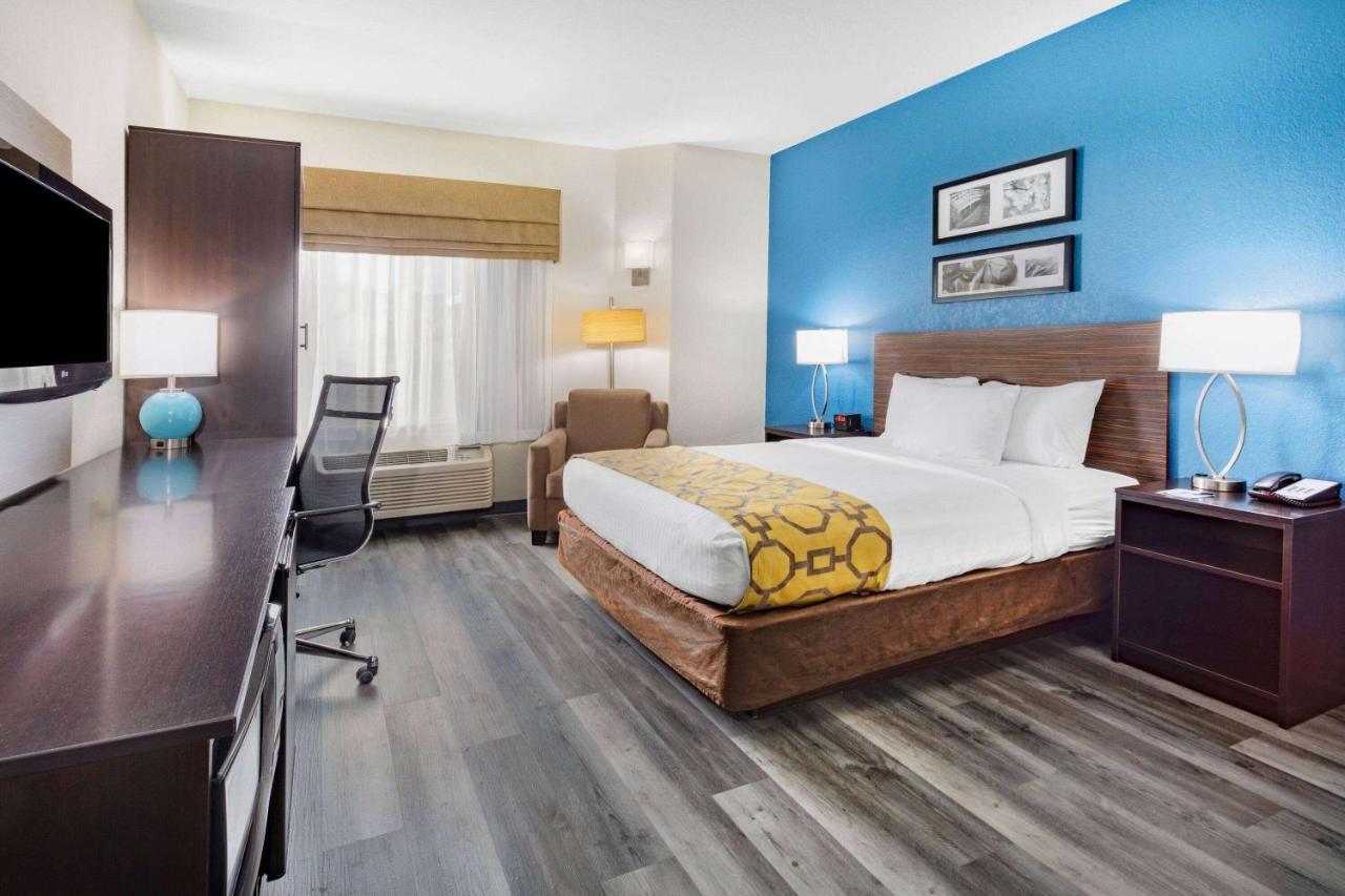 Baymont By Wyndham Milan Ξενοδοχείο Εξωτερικό φωτογραφία